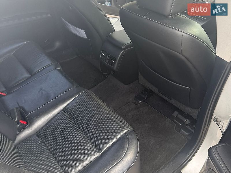 Седан Lexus ES 2014 в Киеве