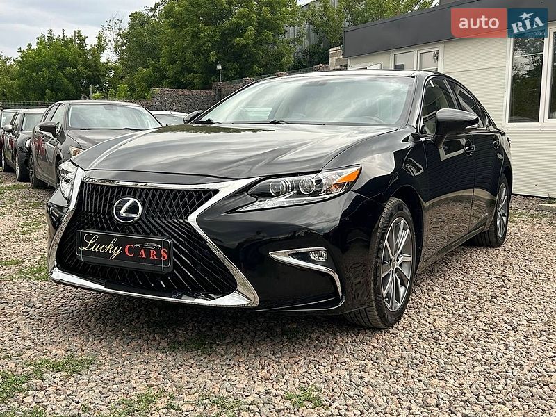 Седан Lexus ES 2015 в Одесі