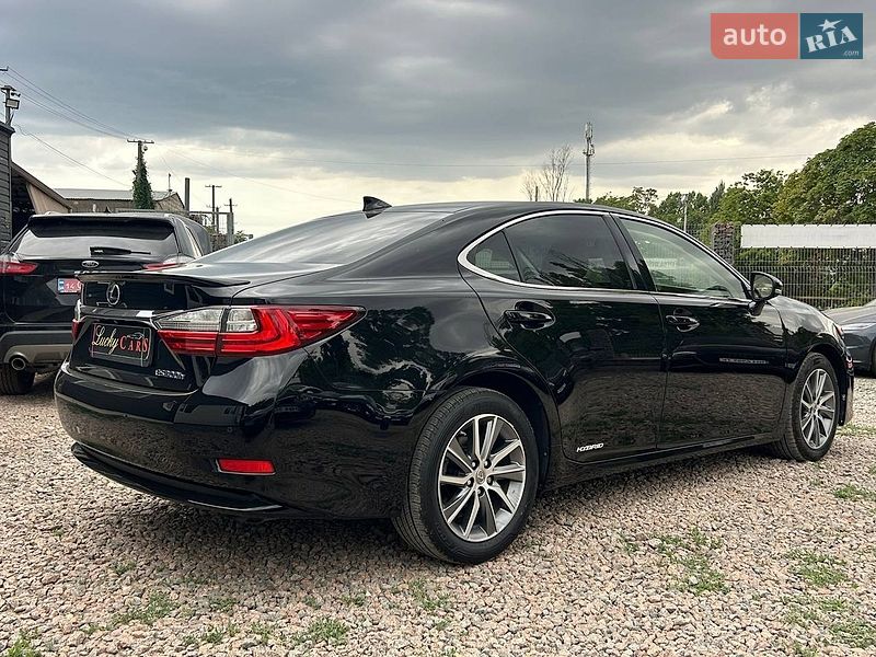 Седан Lexus ES 2015 в Одесі