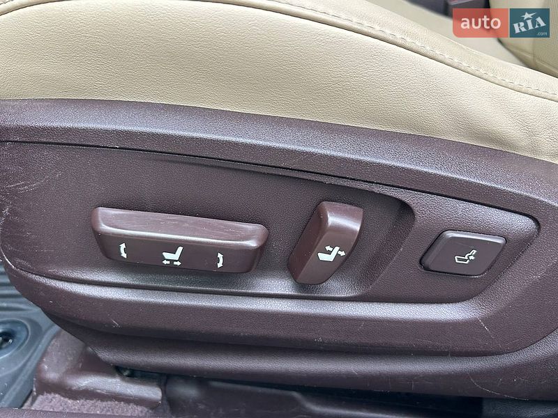 Седан Lexus ES 2015 в Одесі