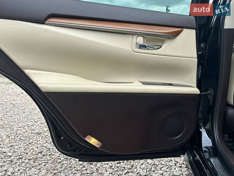 Седан Lexus ES 2015 в Одесі