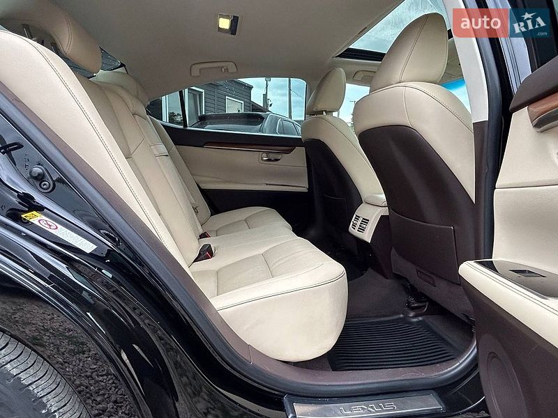 Седан Lexus ES 2015 в Одесі
