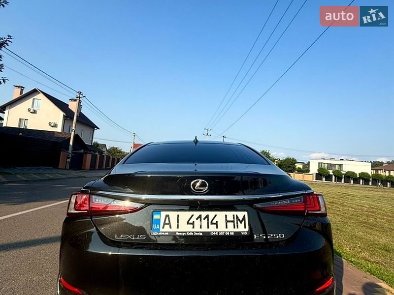 Седан Lexus ES 2023 в Києві