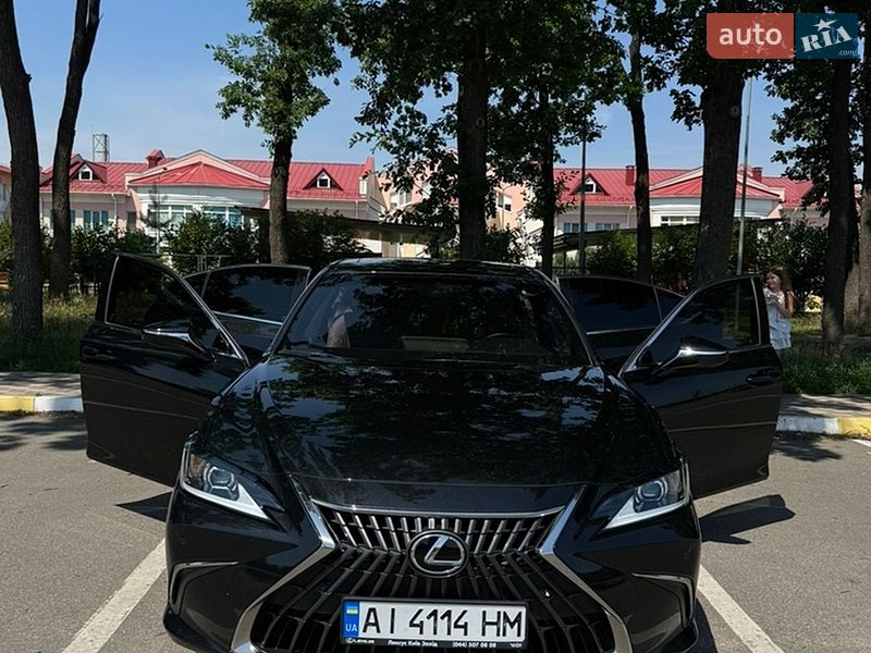 Седан Lexus ES 2023 в Києві