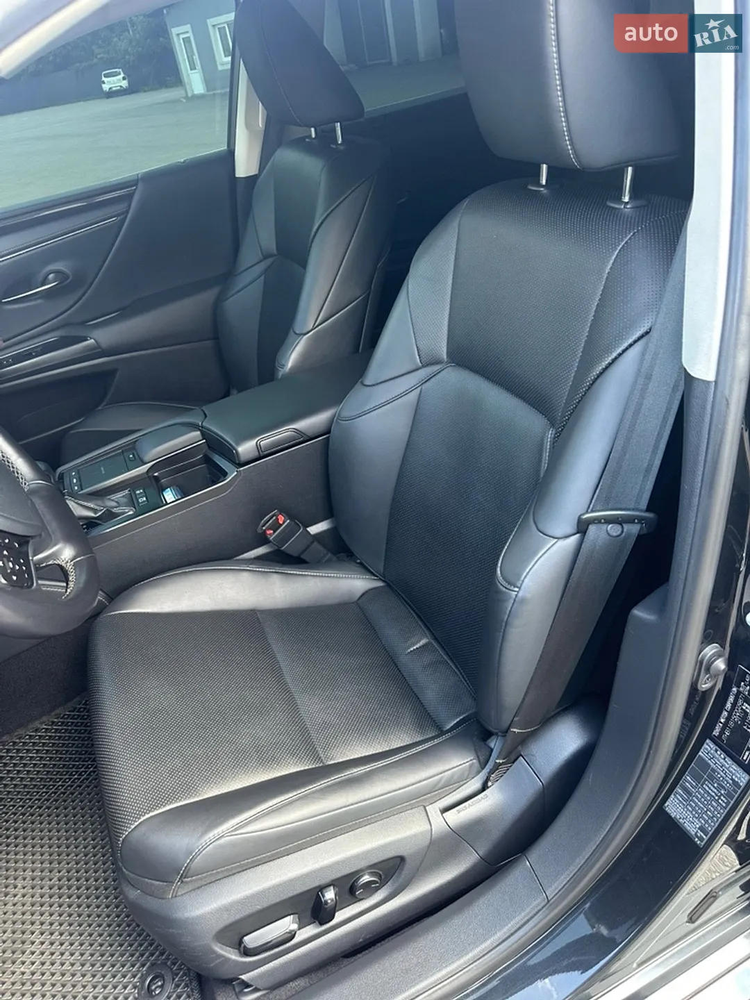 2020 Lexus ES - мініатюра 15