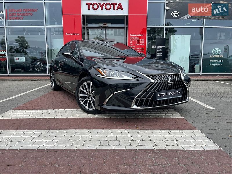 Седан Lexus ES 2022 в Виннице