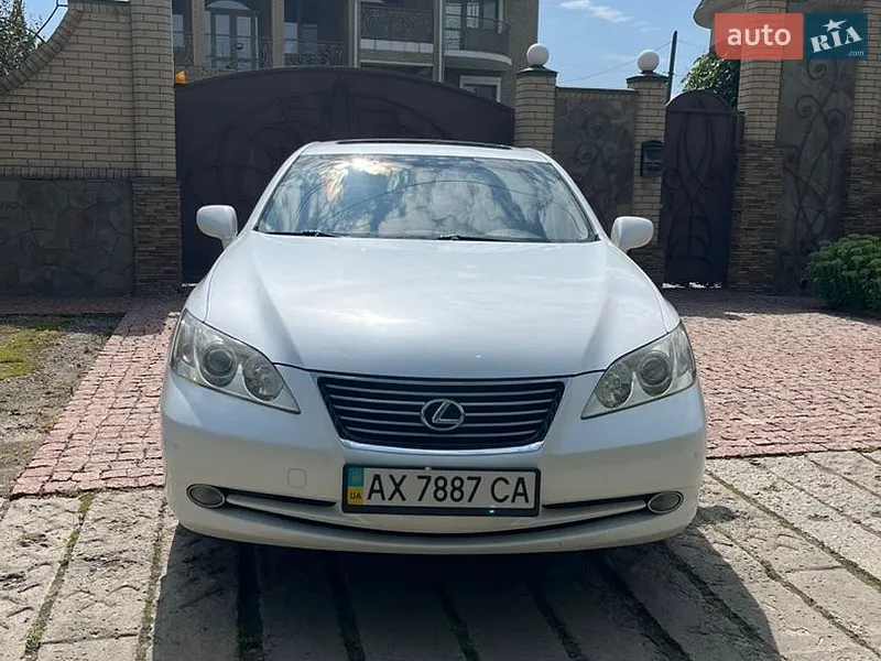 Lexus ES