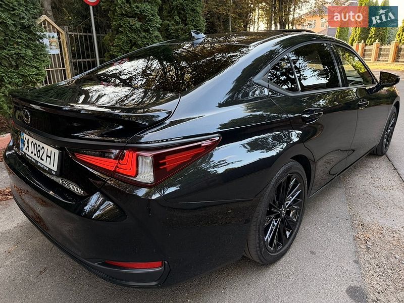 Седан Lexus ES 2022 в Києві
