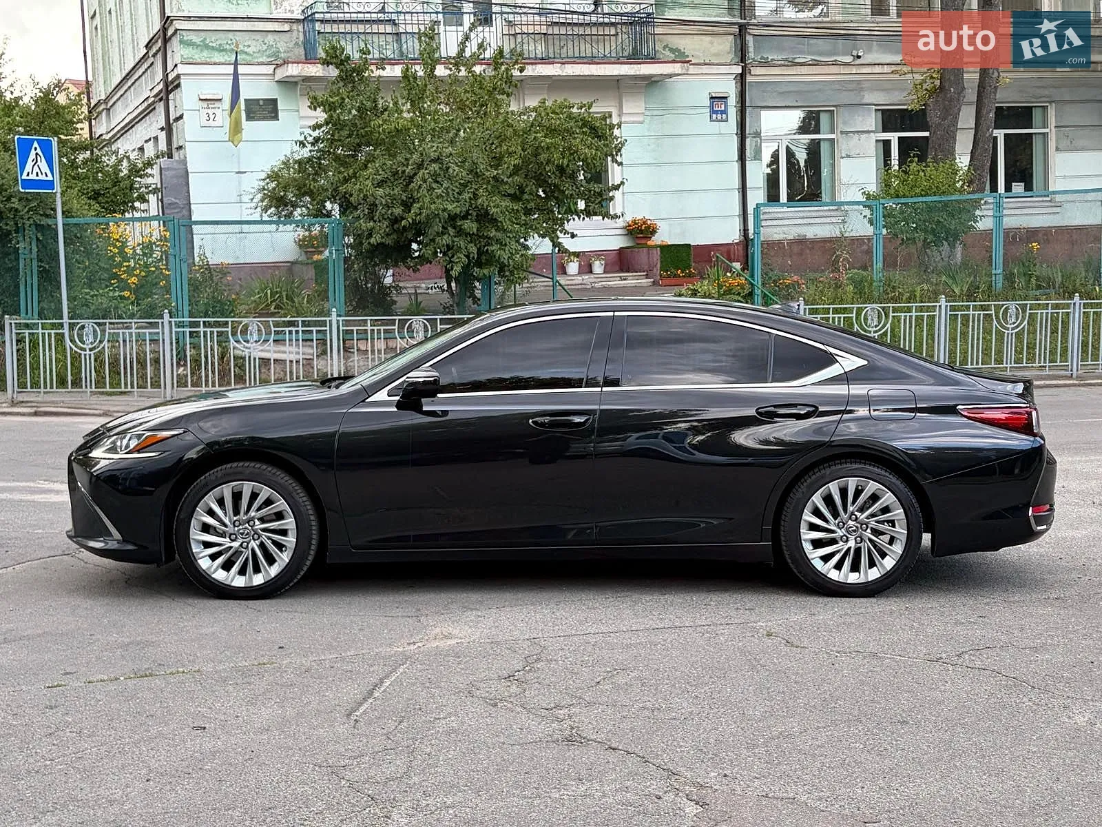 2019 Lexus ES - мініатюра 8