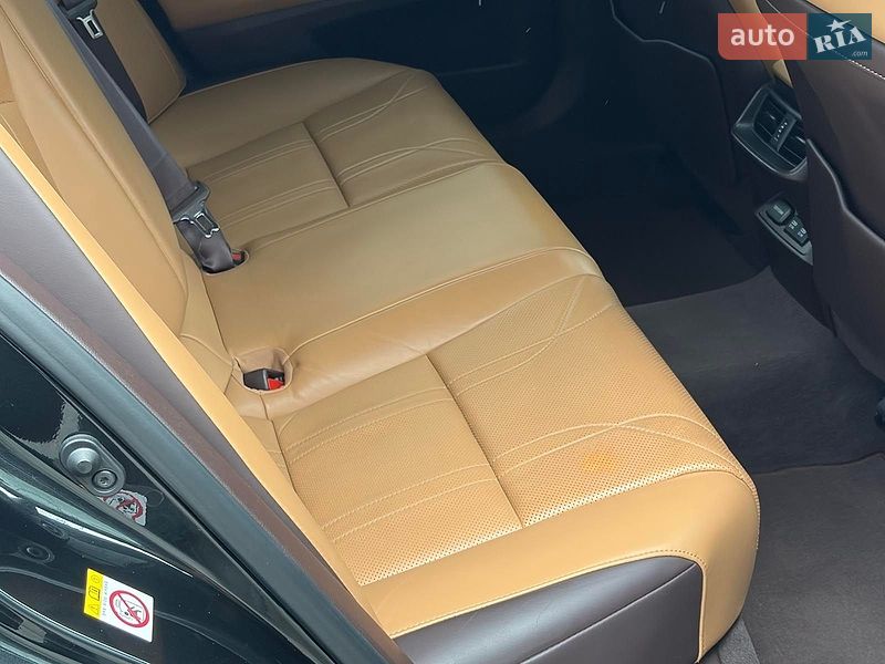Седан Lexus ES 2019 в Киеве фото 18 Седан Lexus ES 2019 в Киеве