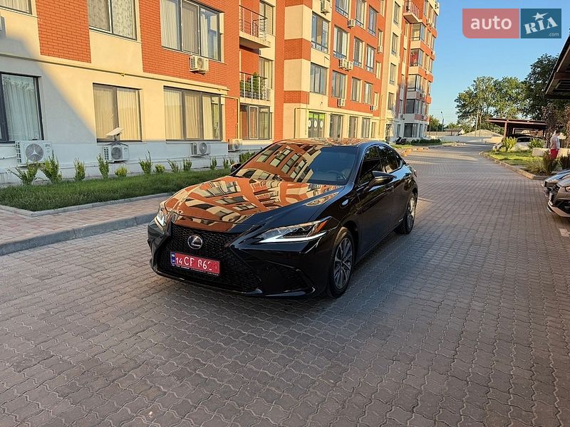 Седан Lexus ES 2022 в Одесі