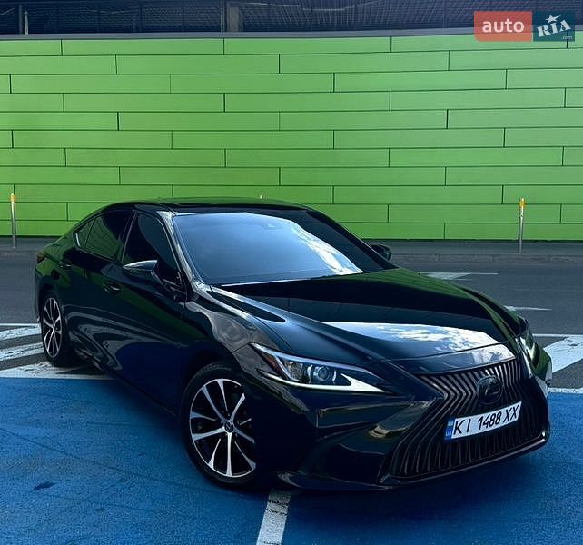 Седан Lexus ES 2020 в Киеве