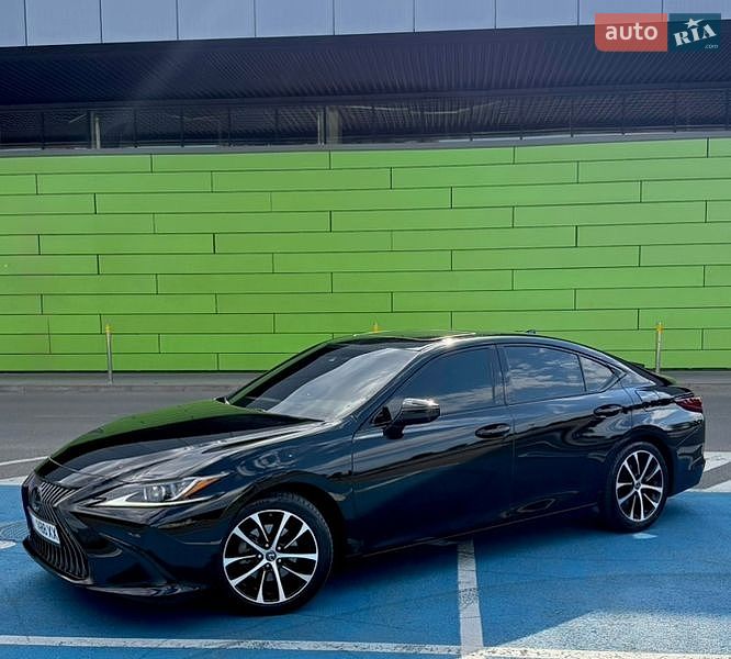 Седан Lexus ES 2020 в Киеве
