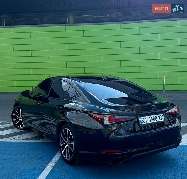 Седан Lexus ES 2020 в Києві