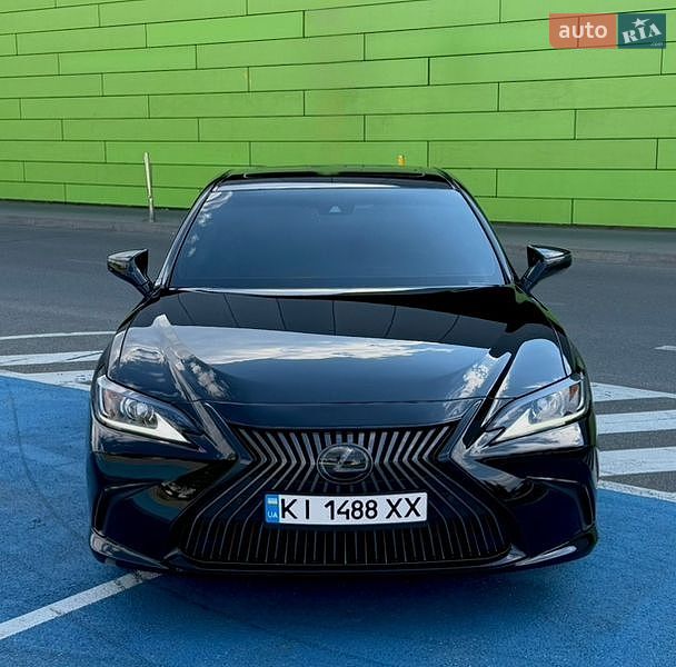 Седан Lexus ES 2020 в Киеве