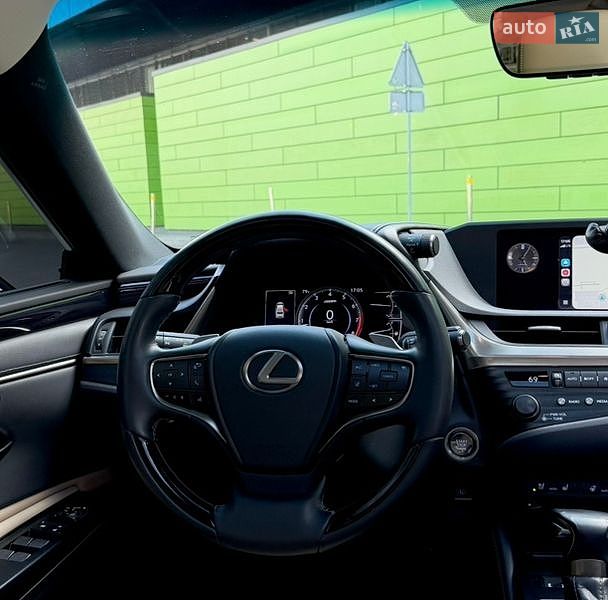 Седан Lexus ES 2020 в Киеве