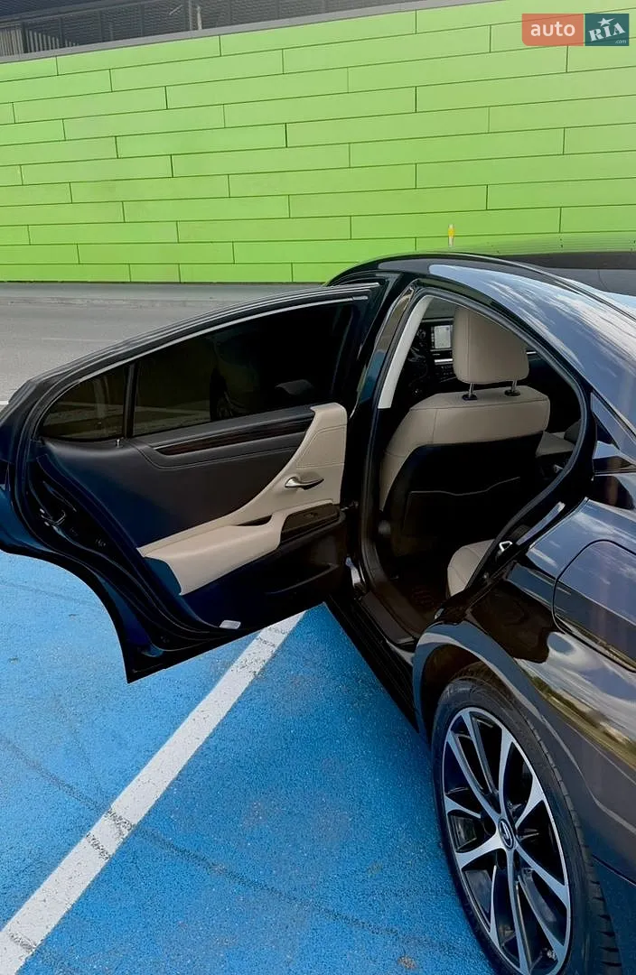2020 Lexus ES - мініатюра 24
