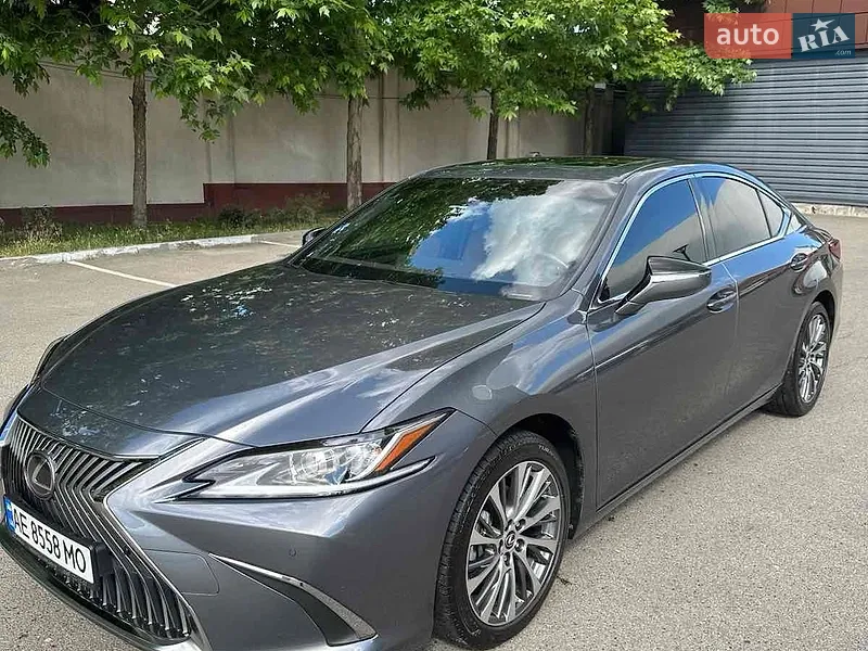 Lexus ES