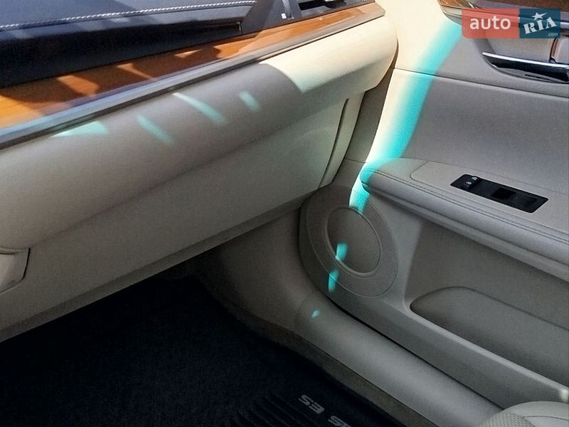 Седан Lexus ES 2014 в Киеве