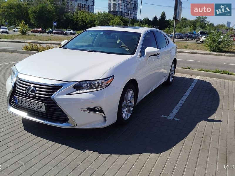 Седан Lexus ES 2014 в Киеве