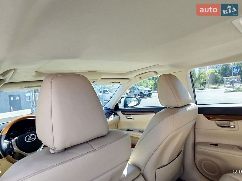Седан Lexus ES 2014 в Киеве