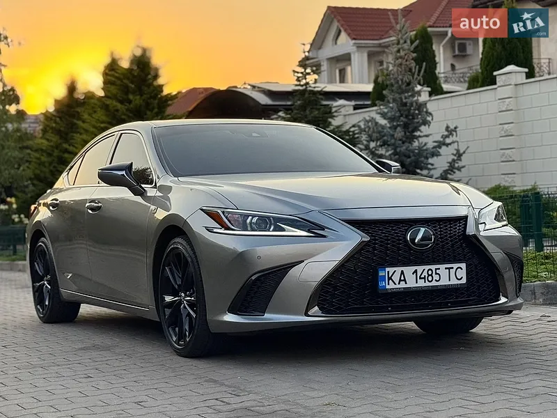 Lexus ES 2023