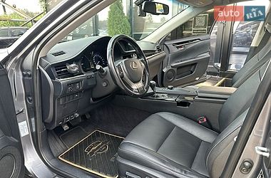 Седан Lexus ES 2015 в Харкові