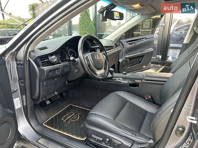 Седан Lexus ES 2015 в Харкові