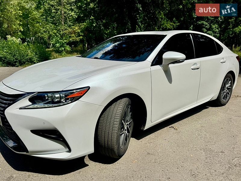 Седан Lexus ES 2015 в Першотравенську фото 3 Седан Lexus ES 2015 в Першотравенську