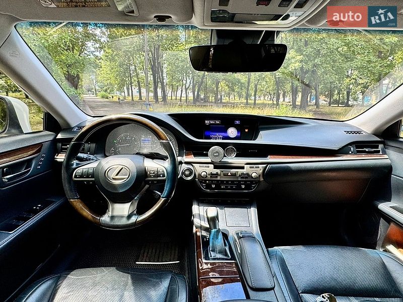 Седан Lexus ES 2015 в Першотравенську фото 10 Седан Lexus ES 2015 в Першотравенську