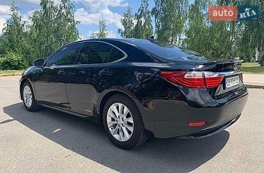 Седан Lexus ES 2014 в Чернігові