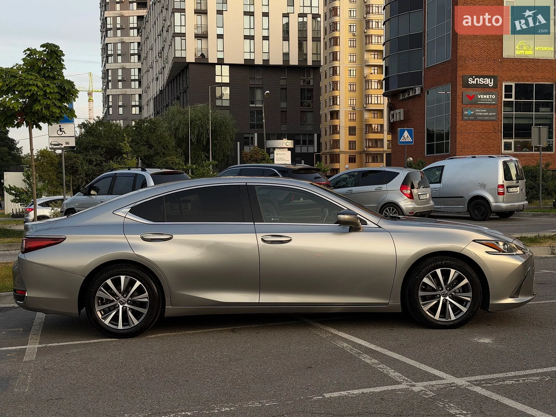 2018 Lexus ES - мініатюра 8