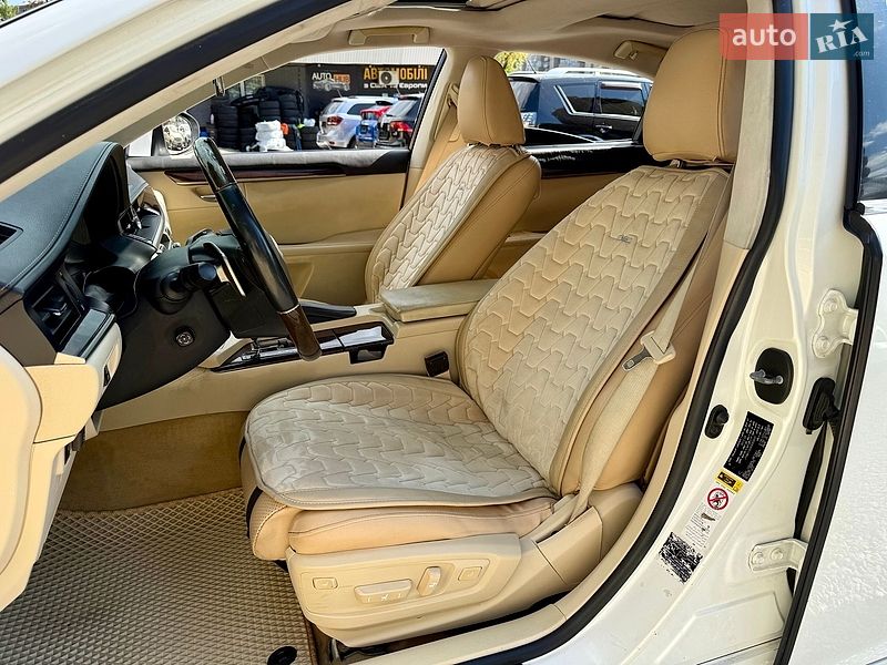 Седан Lexus ES 2013 в Харкові