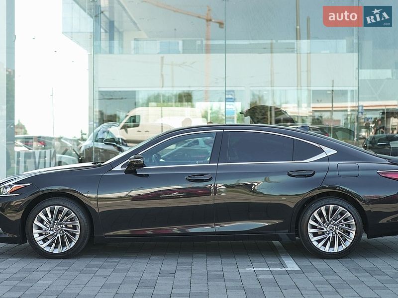 Седан Lexus ES 2024 в Львові фото 3 Седан Lexus ES 2024 в Львові