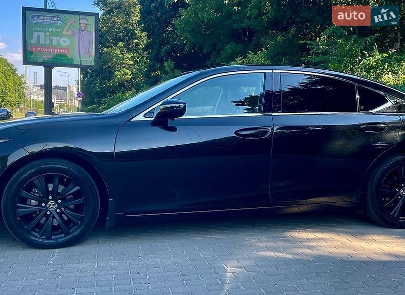 Седан Lexus ES 2019 в Києві