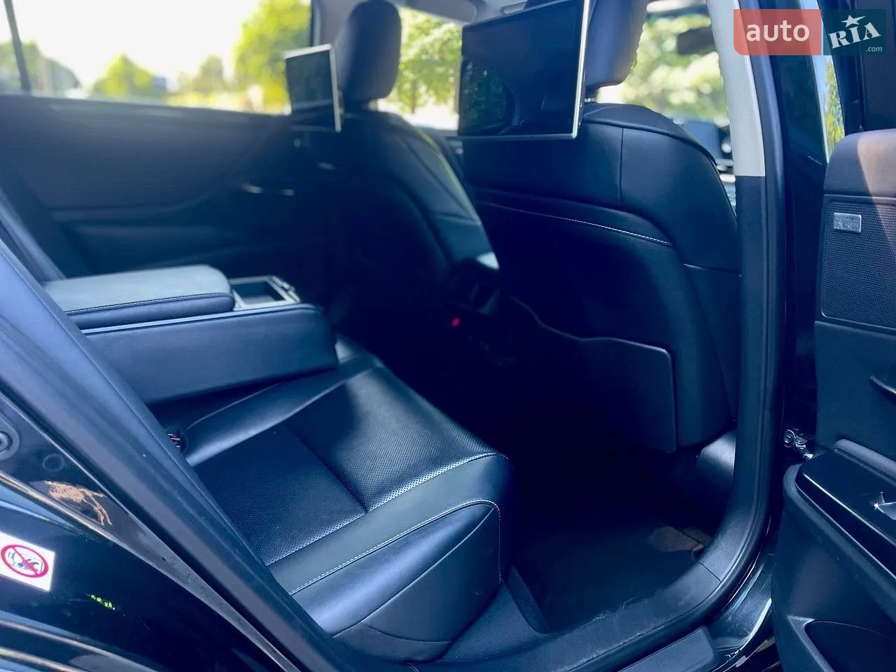 2019 Lexus ES - мініатюра 18