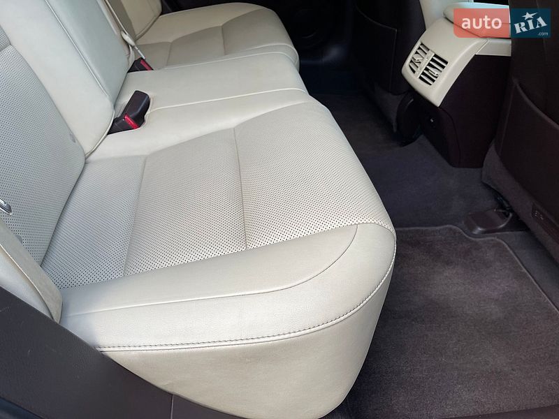 Седан Lexus ES 2015 в Киеве