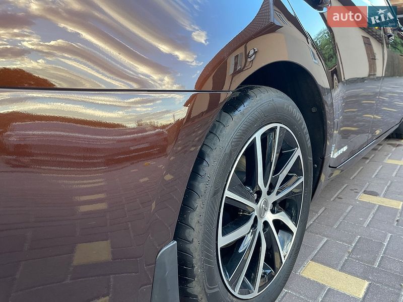 Седан Lexus ES 2015 в Киеве