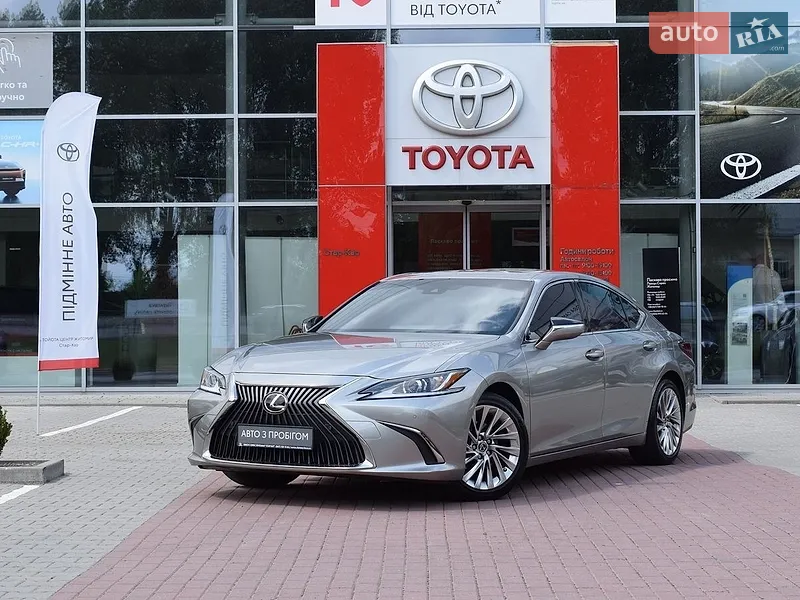 Lexus ES 2021