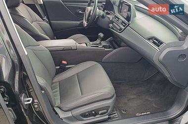Седан Lexus ES 2024 в Києві