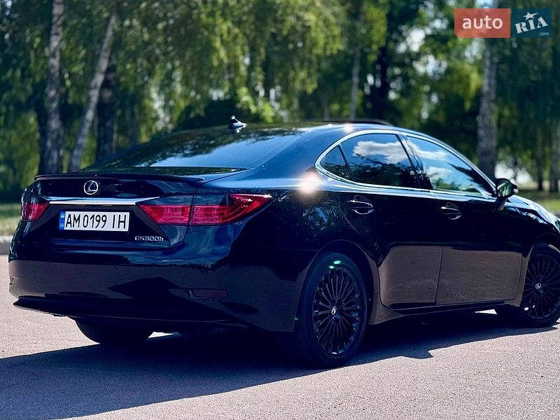 Седан Lexus ES 2013 в Житомирі