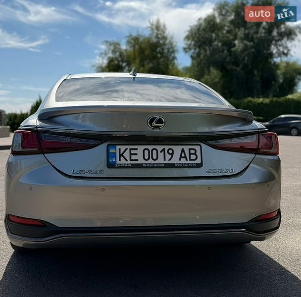Седан Lexus ES 2023 в Днепре