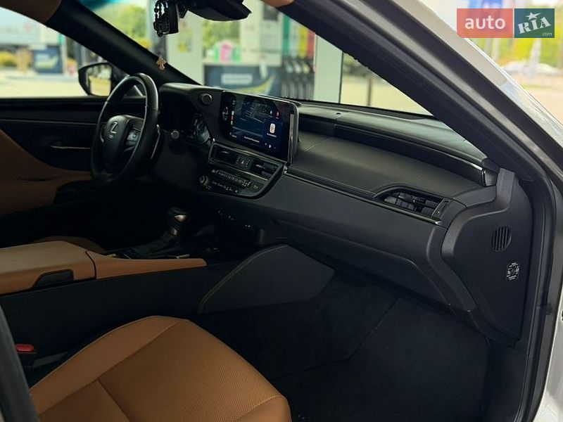 Седан Lexus ES 2023 в Днепре