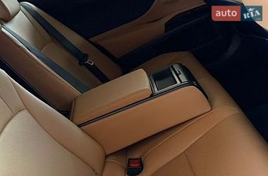 Седан Lexus ES 2023 в Днепре