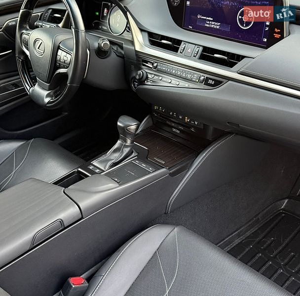 Седан Lexus ES 2019 в Києві