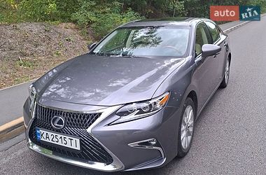 Седан Lexus ES 2014 в Киеве