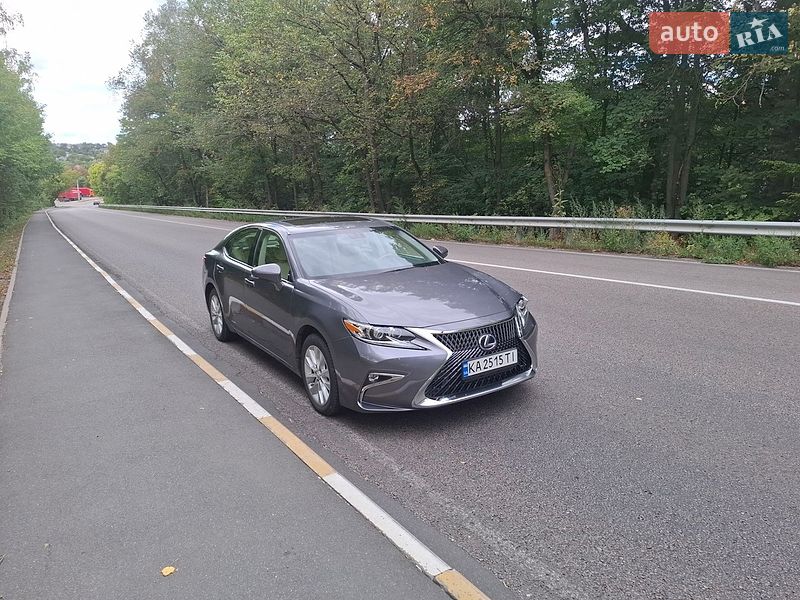 Седан Lexus ES 2014 в Києві