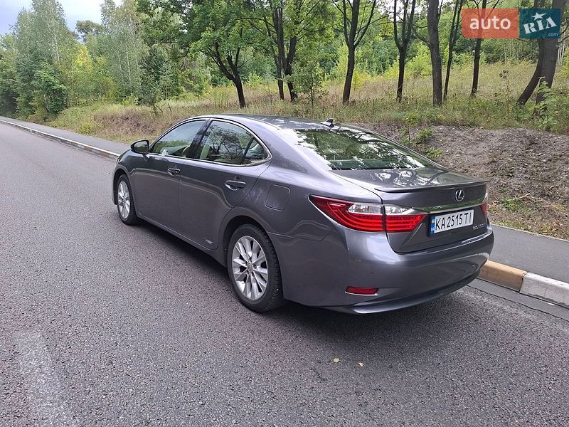 Седан Lexus ES 2014 в Києві