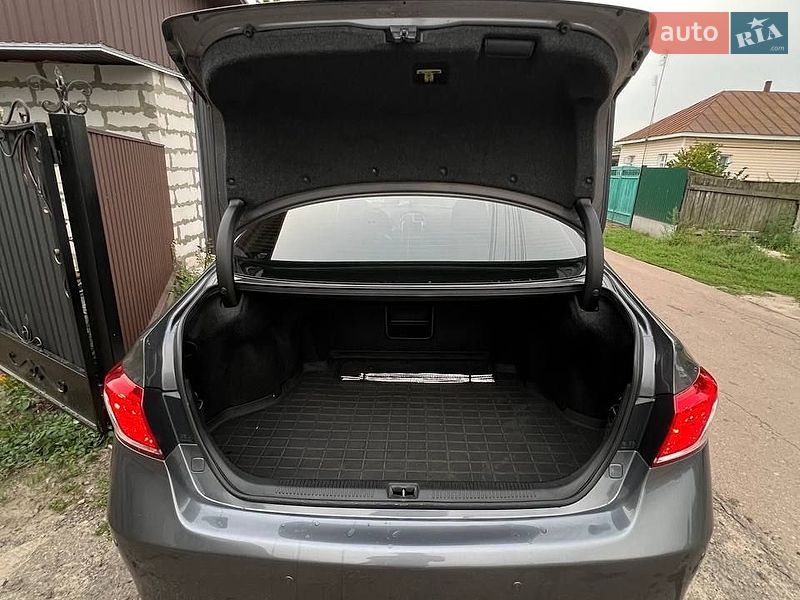 Седан Lexus ES 2011 в Борзне