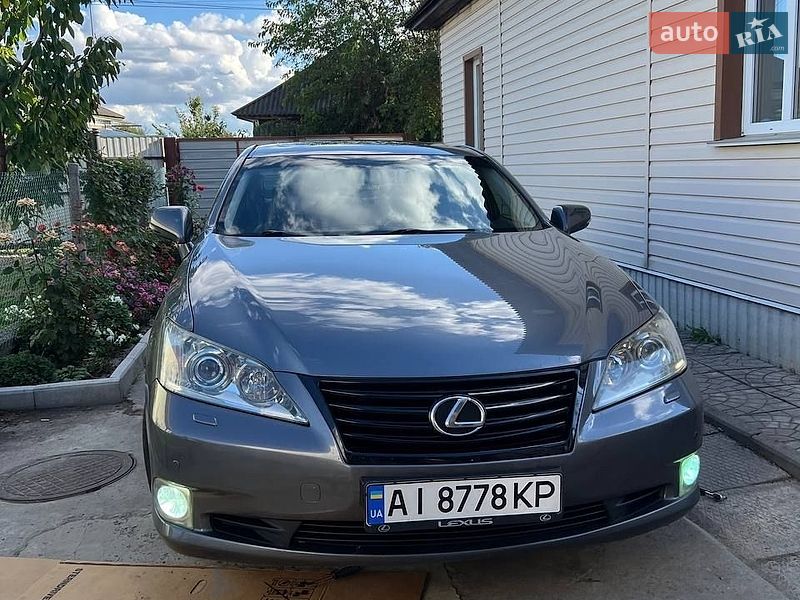 Седан Lexus ES 2011 в Борзне